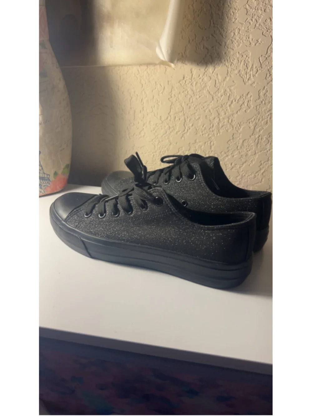 Women's Unbranded Black Glitter Canvas Sneakers Size 6